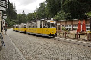 Tram zwischen Bad Schandau und dem Lichtenhainer Wasserfall im Kirnitzschtal